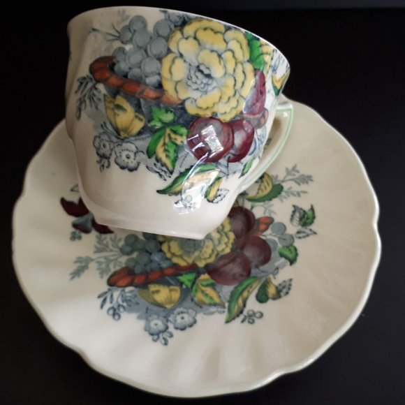 Set of 4 Royal Doulton Demitasse Cup Saucer The Kirkwood Flowers & Fruits design - Picture 4 of 8